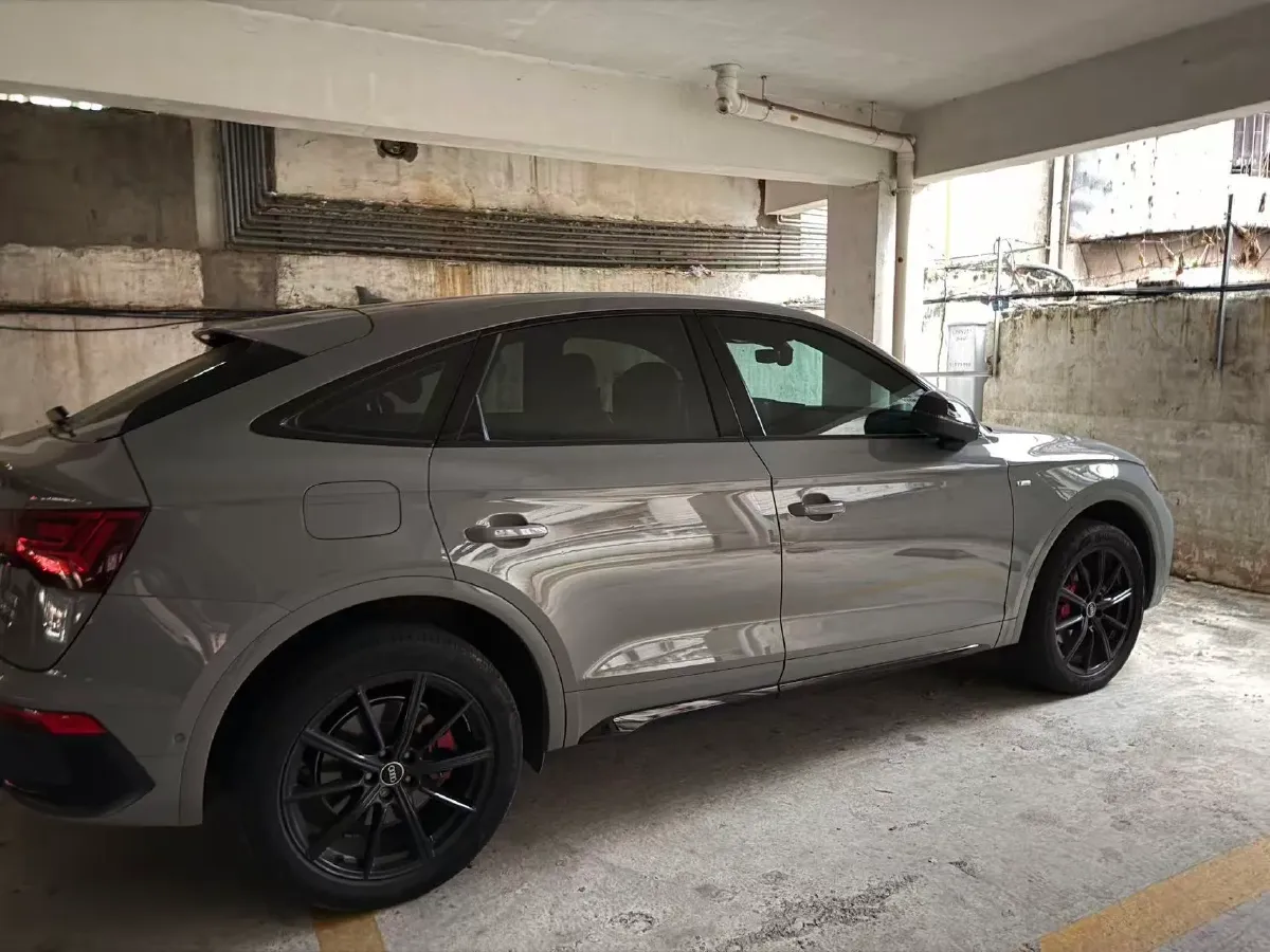 2021 Audi Q5L Sportback 2.0T 252HP L4 7DCT,autocango,china used car exporter,china ev exporter,chinese used car exporter,chinese used ev exporter