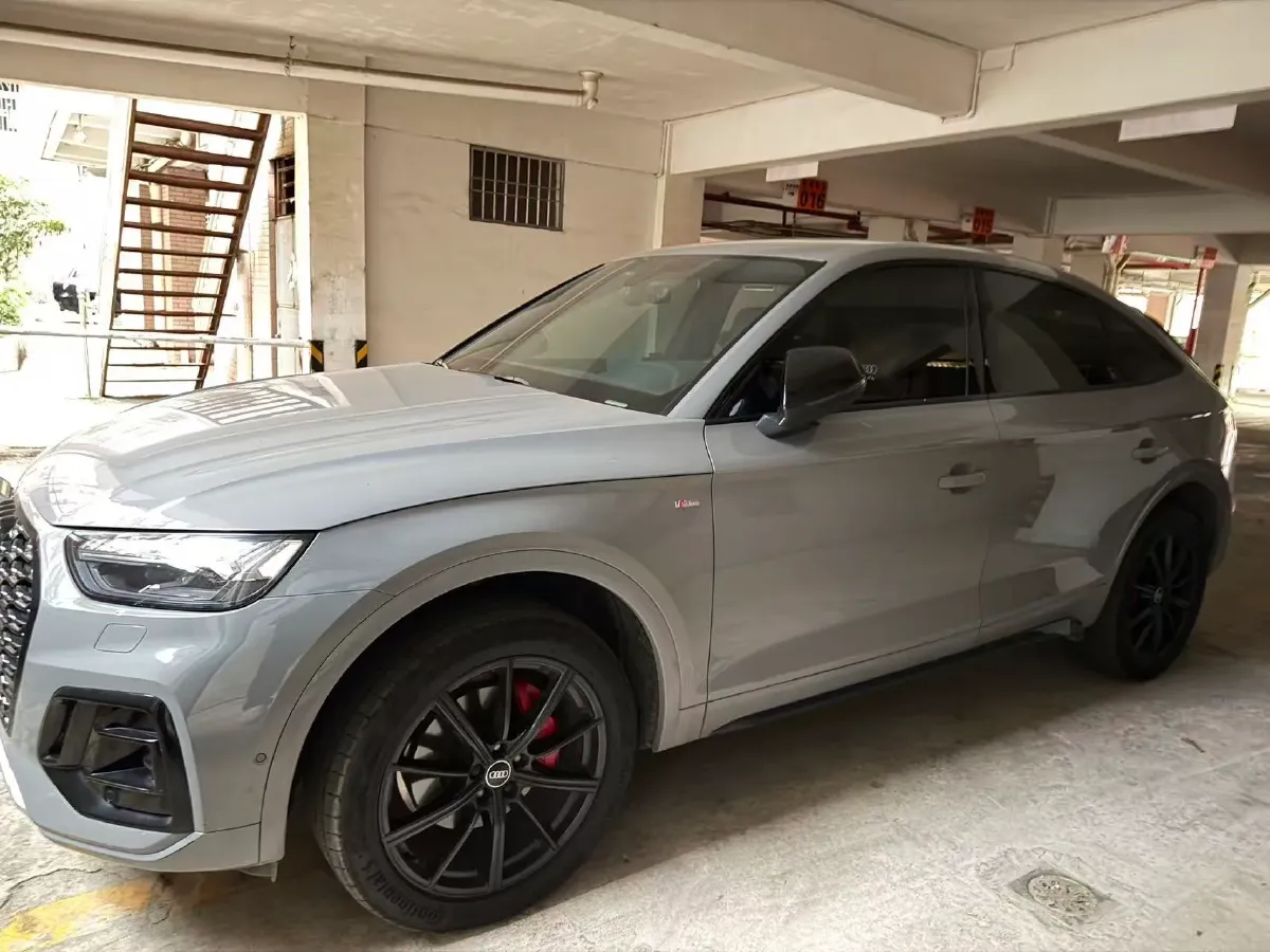 2021 Audi Q5L Sportback 2.0T 252HP L4 7DCT,autocango,china used car exporter,china ev exporter,chinese used car exporter,chinese used ev exporter