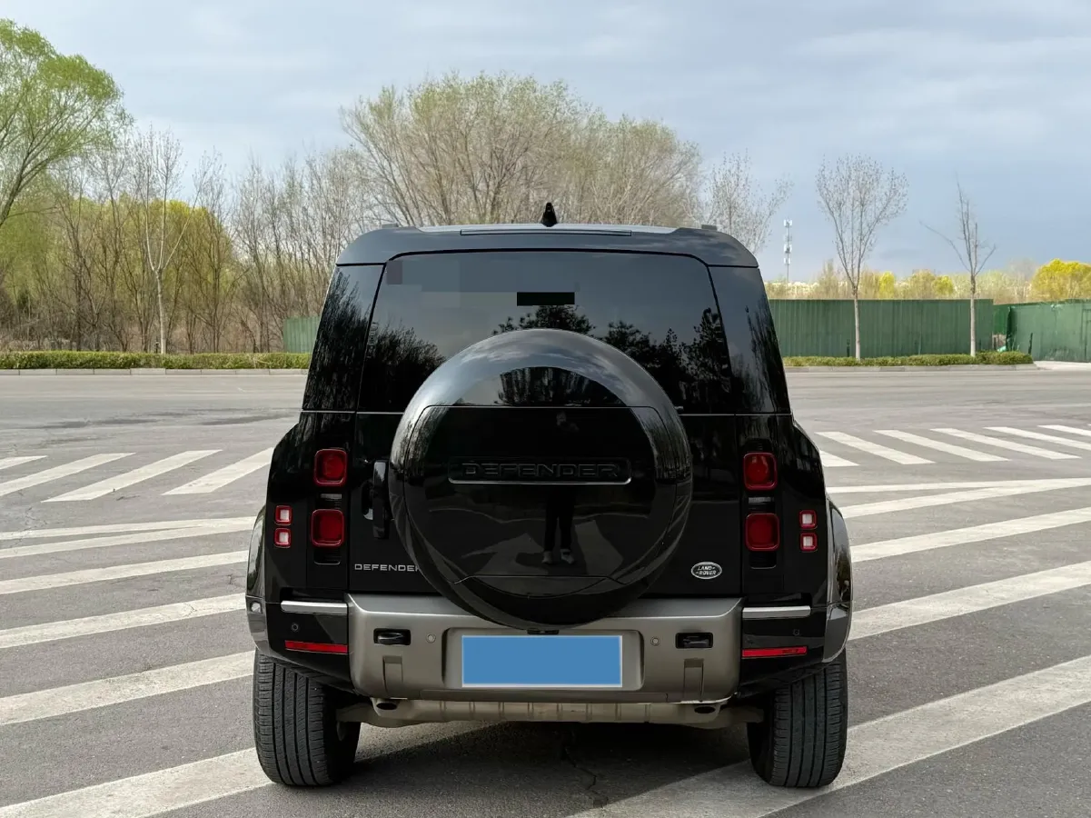 2024 Land Rover Defender 3.0T 400HP L6 8AT,autocango,china used car exporter,china ev exporter,chinese used car exporter,chinese used ev exporter