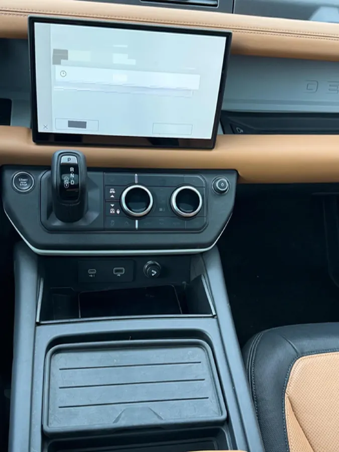 2024 Land Rover Defender 3.0T 400HP L6 8AT,autocango,china used car exporter,china ev exporter,chinese used car exporter,chinese used ev exporter