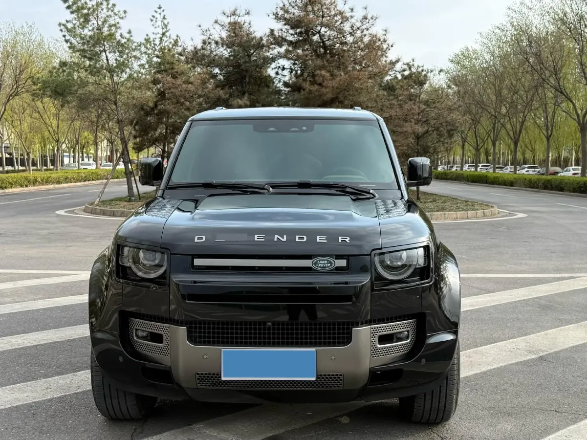 2024 Land Rover Defender 3.0T 400HP L6 8AT,autocango,china used car exporter,china ev exporter,chinese used car exporter,chinese used ev exporter