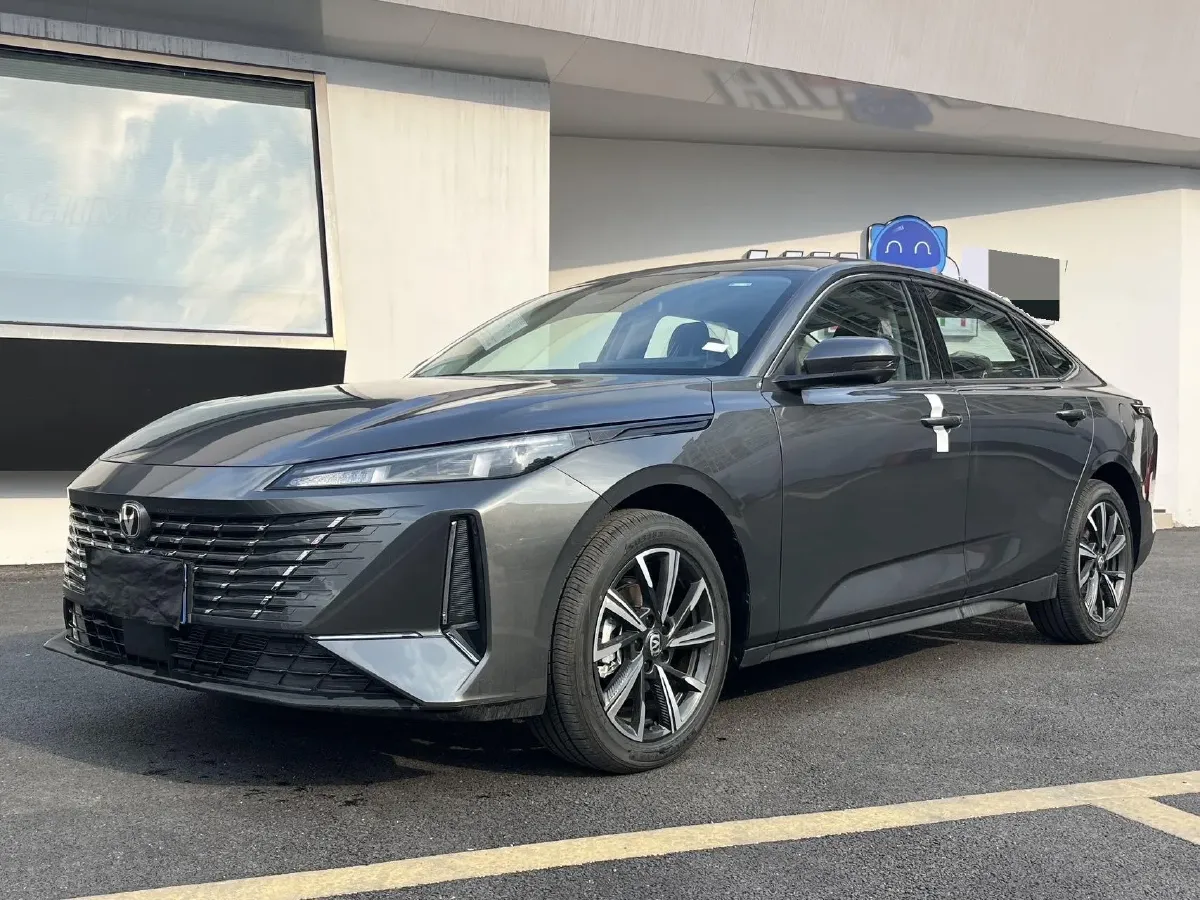 2025 ChangAn Eado 1.5T 192HP L4 7DCT,autocango,china used car exporter,china ev exporter,chinese used car exporter,chinese used ev exporter