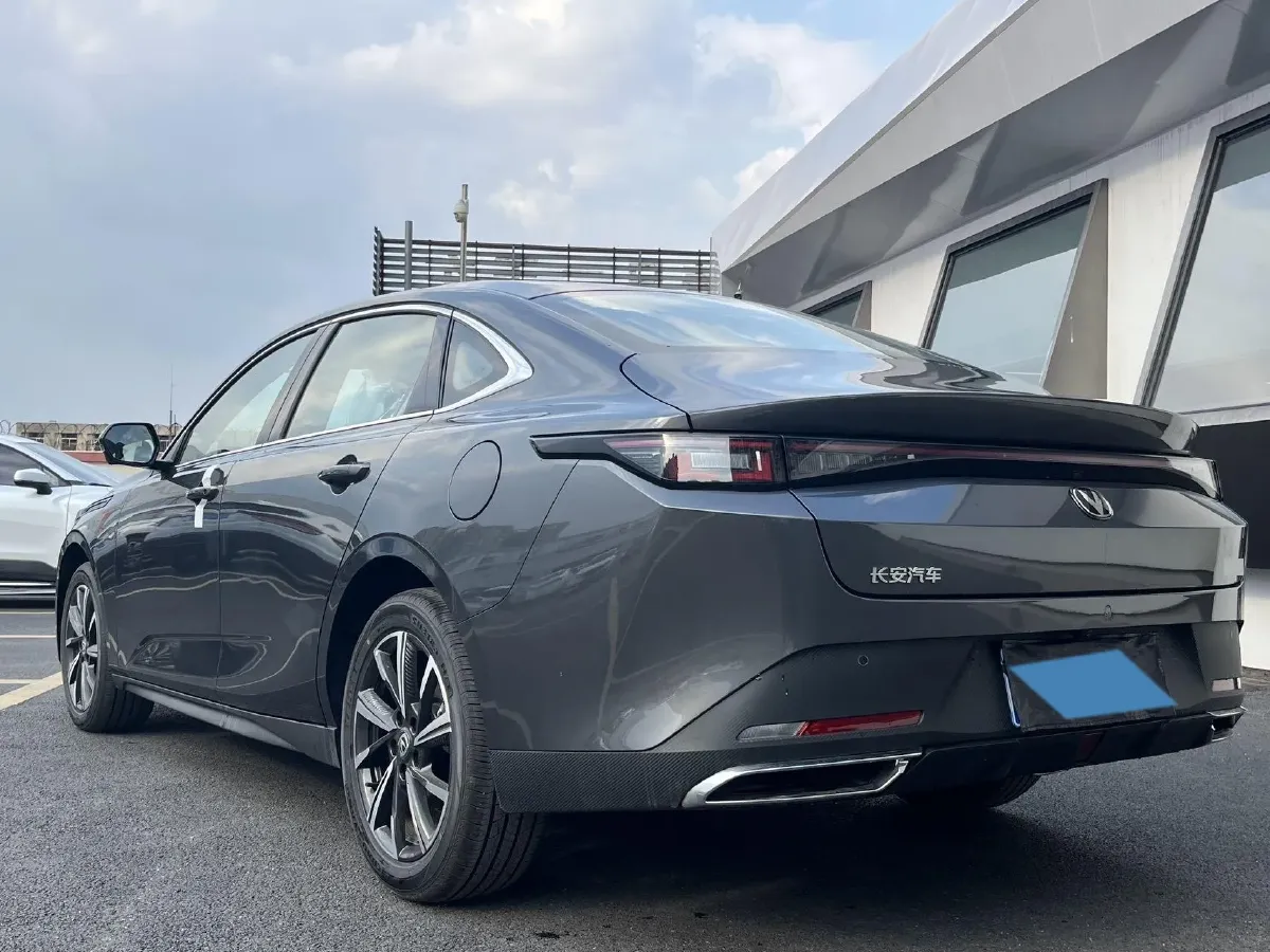 2025 ChangAn Eado 1.5T 192HP L4 7DCT,autocango,china used car exporter,china ev exporter,chinese used car exporter,chinese used ev exporter