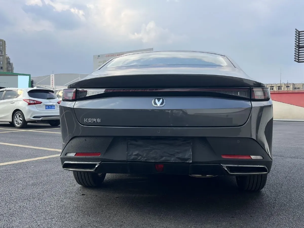 2025 ChangAn Eado 1.5T 192HP L4 7DCT,autocango,china used car exporter,china ev exporter,chinese used car exporter,chinese used ev exporter