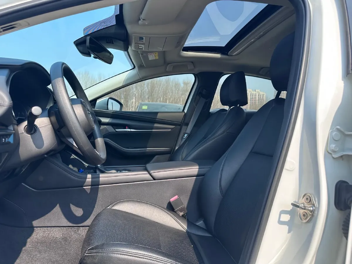 2021 Mazda 3 Axela 1.5L 117HP L4 6AT,autocango,china used car exporter,china ev exporter,chinese used car exporter,chinese used ev exporter