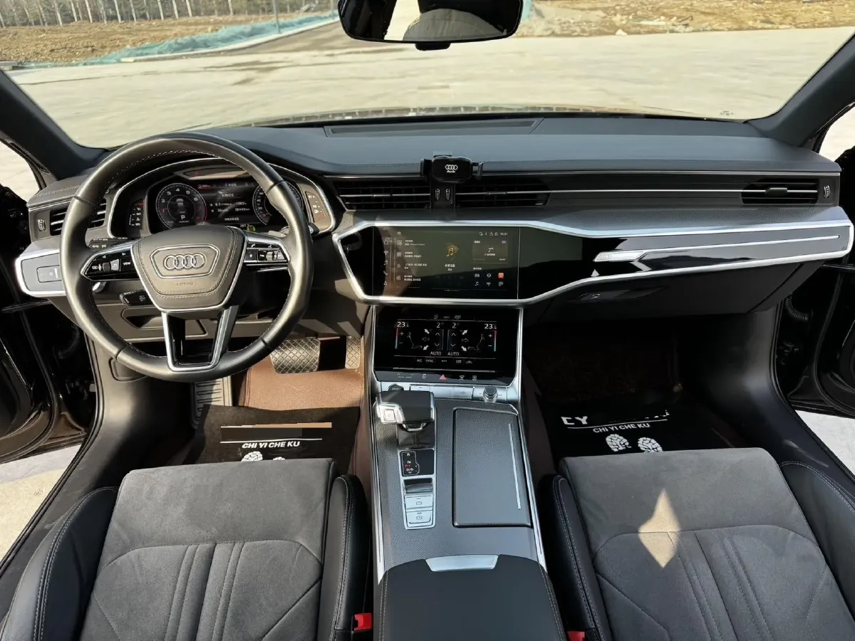 2024 Audi A6L 2.0T 245HP L4 7DCT,autocango,china used car exporter,china ev exporter,chinese used car exporter,chinese used ev exporter