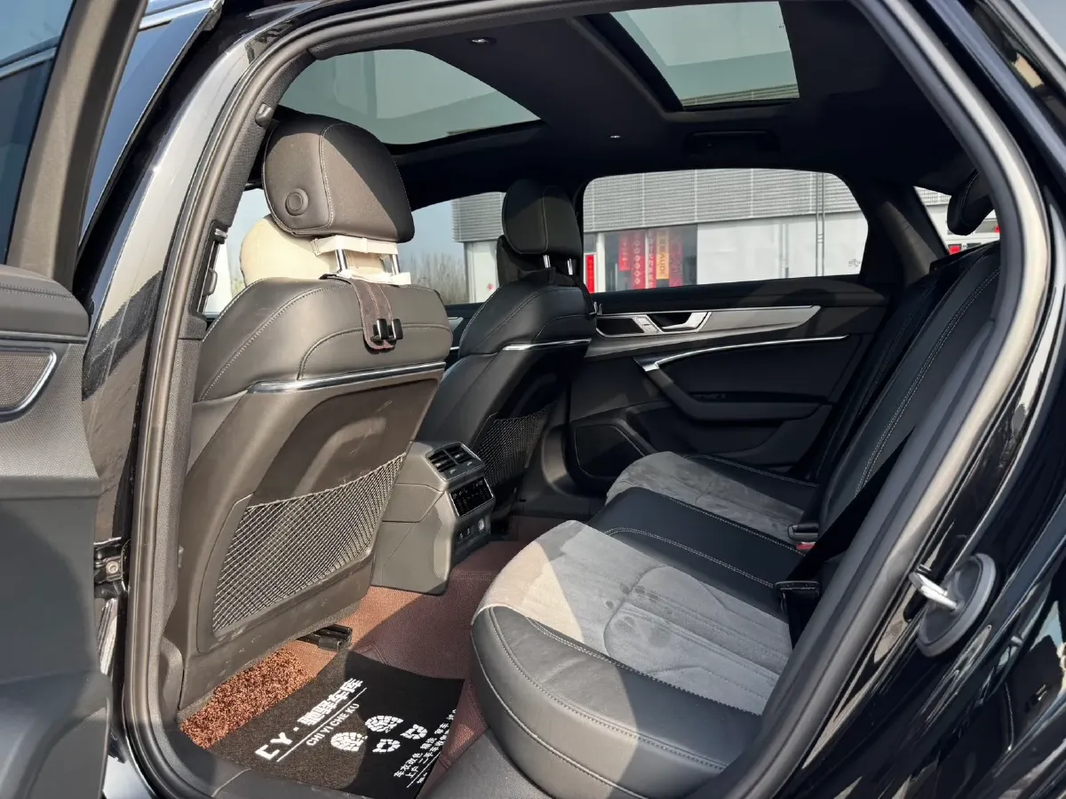 2024 Audi A6L 2.0T 245HP L4 7DCT,autocango,china used car exporter,china ev exporter,chinese used car exporter,chinese used ev exporter