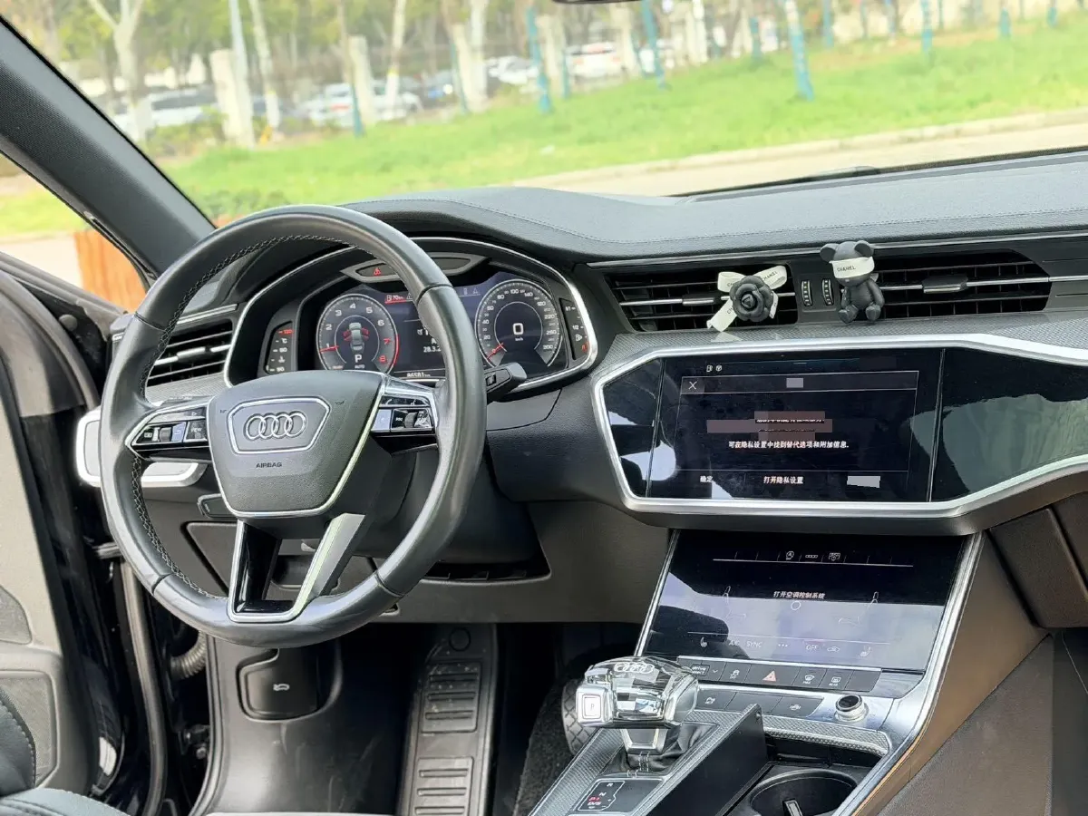 2021 Audi A6L 2.0T 224HP L4 7DCT,autocango,china used car exporter,china ev exporter,chinese used car exporter,chinese used ev exporter