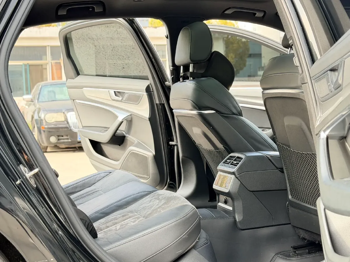 2021 Audi A6L 2.0T 224HP L4 7DCT,autocango,china used car exporter,china ev exporter,chinese used car exporter,chinese used ev exporter