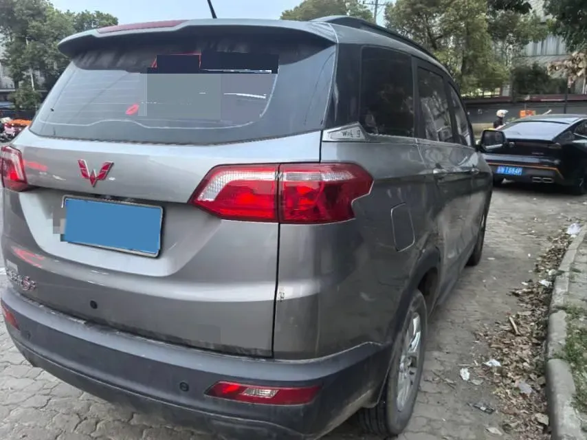 2019 WuLing HongGuang S3 1.5L 99HP L4 6MT,autocango,china used car exporter,china ev exporter,chinese used car exporter,chinese used ev exporter