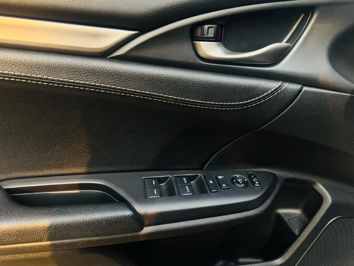 2021 Honda Civic 1.5T 177HP L4 CVT,autocango,china used car exporter,china ev exporter,chinese used car exporter,chinese used ev exporter