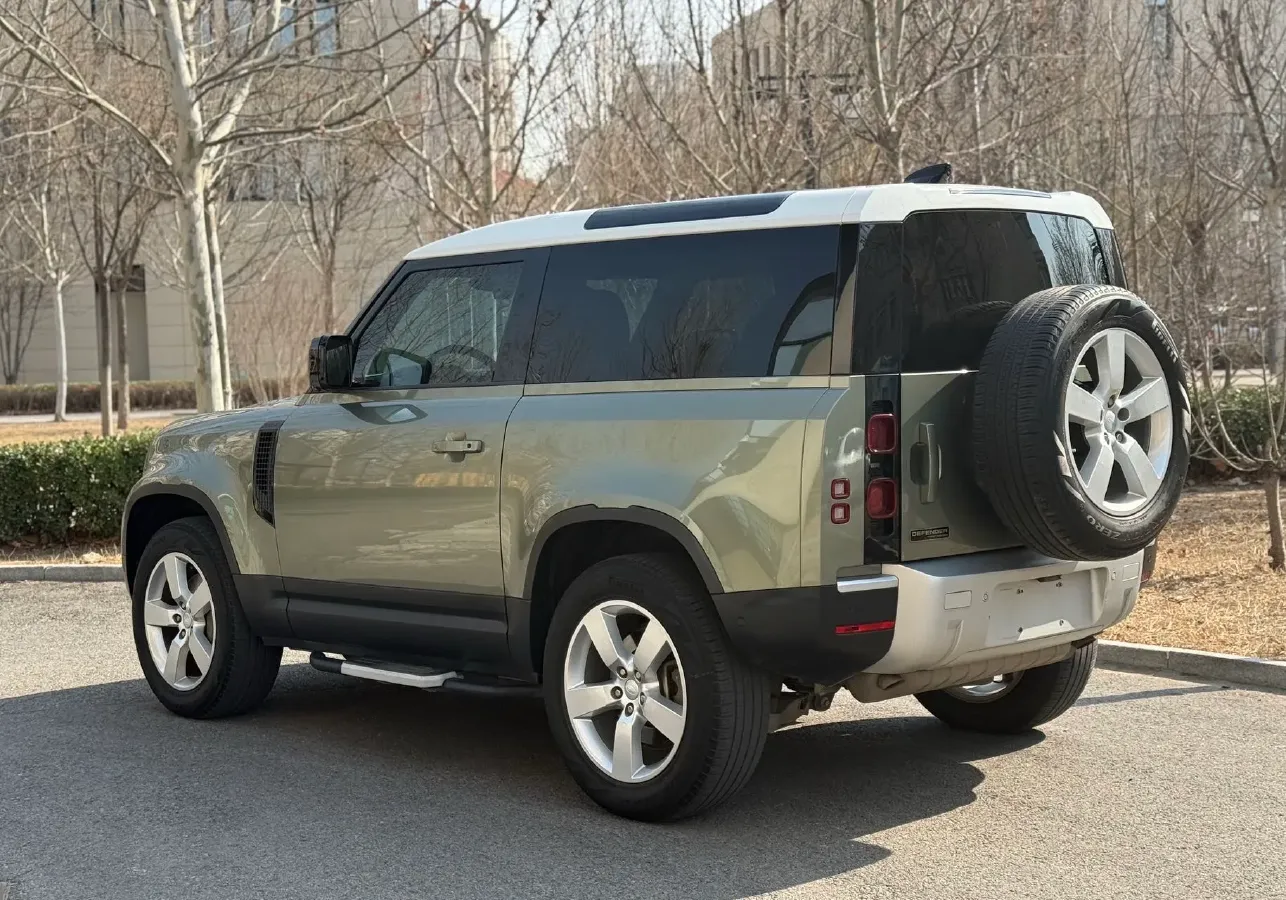 2021 Land Rover Defender 3.0T 400HP L6 8AT,autocango,china used car exporter,china ev exporter,chinese used car exporter,chinese used ev exporter