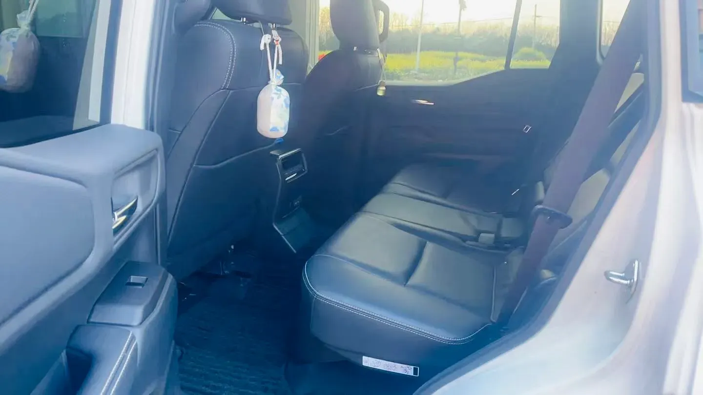 2024 Toyota Land Cruiser Prado 2.4T 282HP L4 8AT Hybrid,autocango,china used car exporter,china ev exporter,chinese used car exporter,chinese used ev exporter