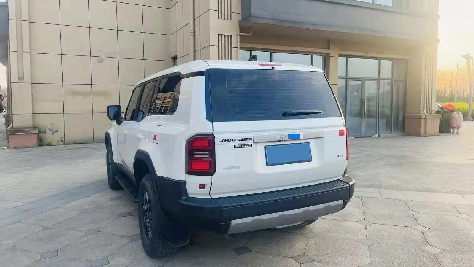 2024 Toyota Land Cruiser Prado 2.4T 282HP L4 8AT Hybrid,autocango,china used car exporter,china ev exporter,chinese used car exporter,chinese used ev exporter