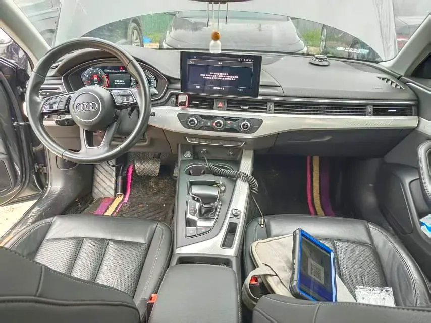 2020 Audi A4L 2.0T 190HP L4 7DCT,autocango,china used car exporter,china ev exporter,chinese used car exporter,chinese used ev exporter
