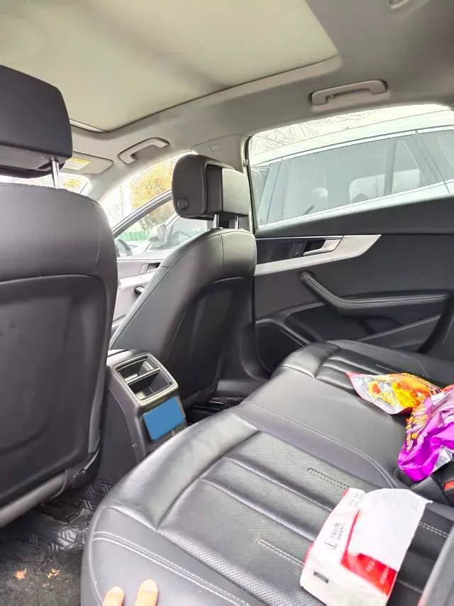 2020 Audi A4L 2.0T 190HP L4 7DCT,autocango,china used car exporter,china ev exporter,chinese used car exporter,chinese used ev exporter