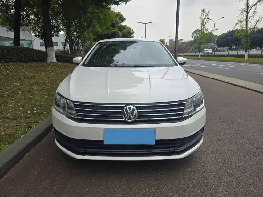 2017 Buick Excelle 1.5L 114HP L4 5MT,autocango,china used car exporter,china ev exporter,chinese used car exporter,chinese used ev exporter