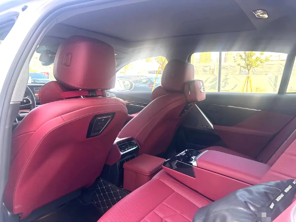 2024 BMW 5 Series 2.0T 258HP L4 8AT,autocango,china used car exporter,china ev exporter,chinese used car exporter,chinese used ev exporter