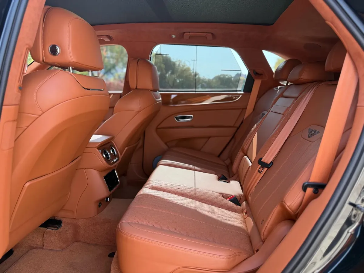 2021 Bentley Bentayga 4.0T 550HP V8 8AT,autocango,china used car exporter,china ev exporter,chinese used car exporter,chinese used ev exporter