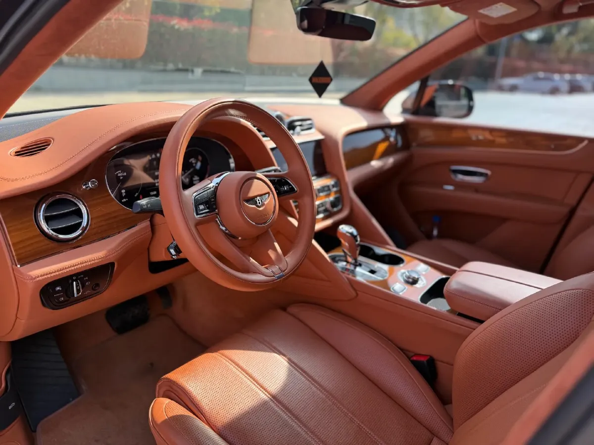 2021 Bentley Bentayga 4.0T 550HP V8 8AT,autocango,china used car exporter,china ev exporter,chinese used car exporter,chinese used ev exporter