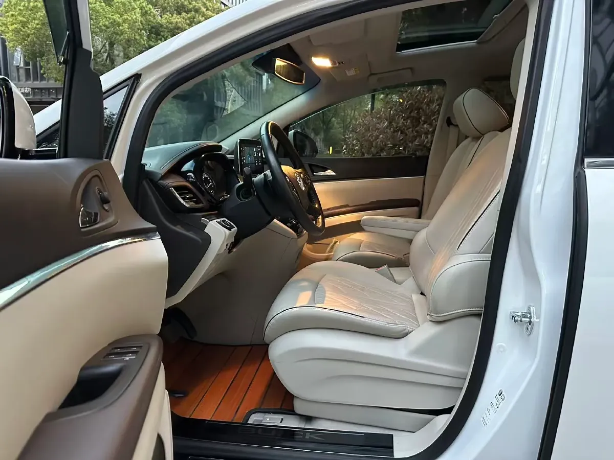 2022 Buick GL8 2.0T 237HP L4 9AT,autocango,china used car exporter,china ev exporter,chinese used car exporter,chinese used ev exporter