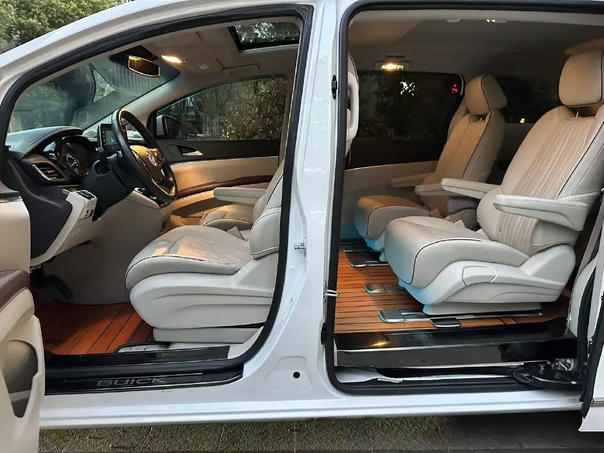 2022 Buick GL8 2.0T 237HP L4 9AT,autocango,china used car exporter,china ev exporter,chinese used car exporter,chinese used ev exporter