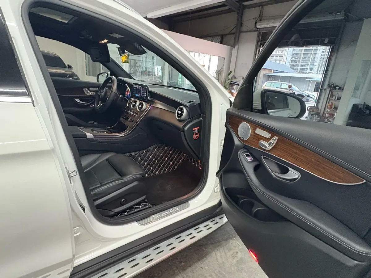 2021 Mercedes-Benz GLC Class 2.0T 258HP L4 9AT,autocango,china used car exporter,china ev exporter,chinese used car exporter,chinese used ev exporter