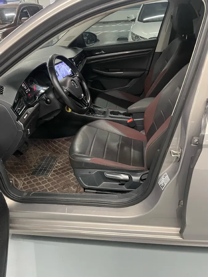 2019 Roewe RX5 MAX 1.5T 173HP L4 6AT,autocango,china used car exporter,china ev exporter,chinese used car exporter,chinese used ev exporter