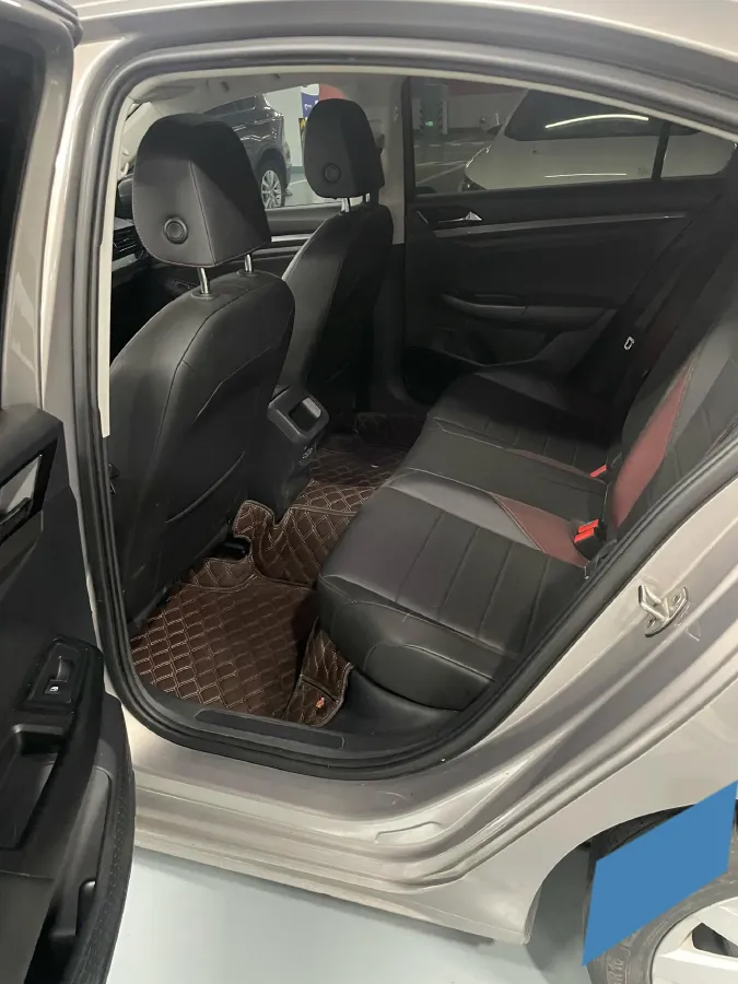 2019 Roewe RX5 MAX 1.5T 173HP L4 6AT,autocango,china used car exporter,china ev exporter,chinese used car exporter,chinese used ev exporter