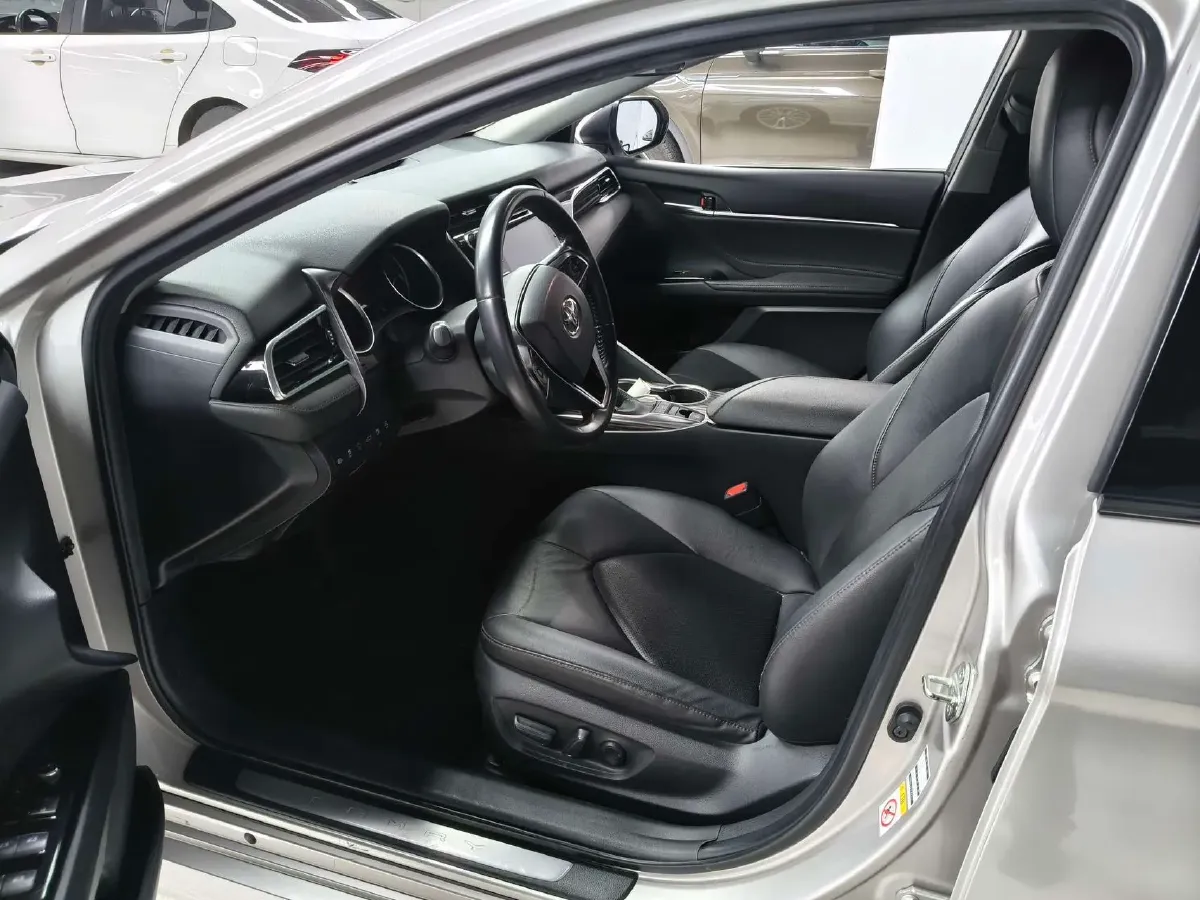 2018 Toyota Camry 2.5L 209HP L4 8AT,autocango,china used car exporter,china ev exporter,chinese used car exporter,chinese used ev exporter