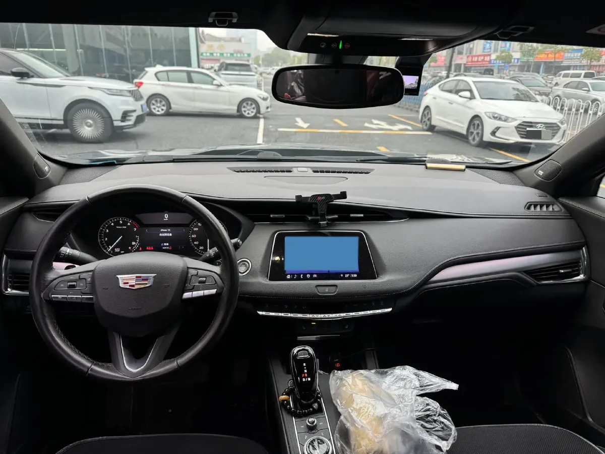 2021 Cadillac XT4 2.0T 237HP L4 9AT,autocango,china used car exporter,china ev exporter,chinese used car exporter,chinese used ev exporter