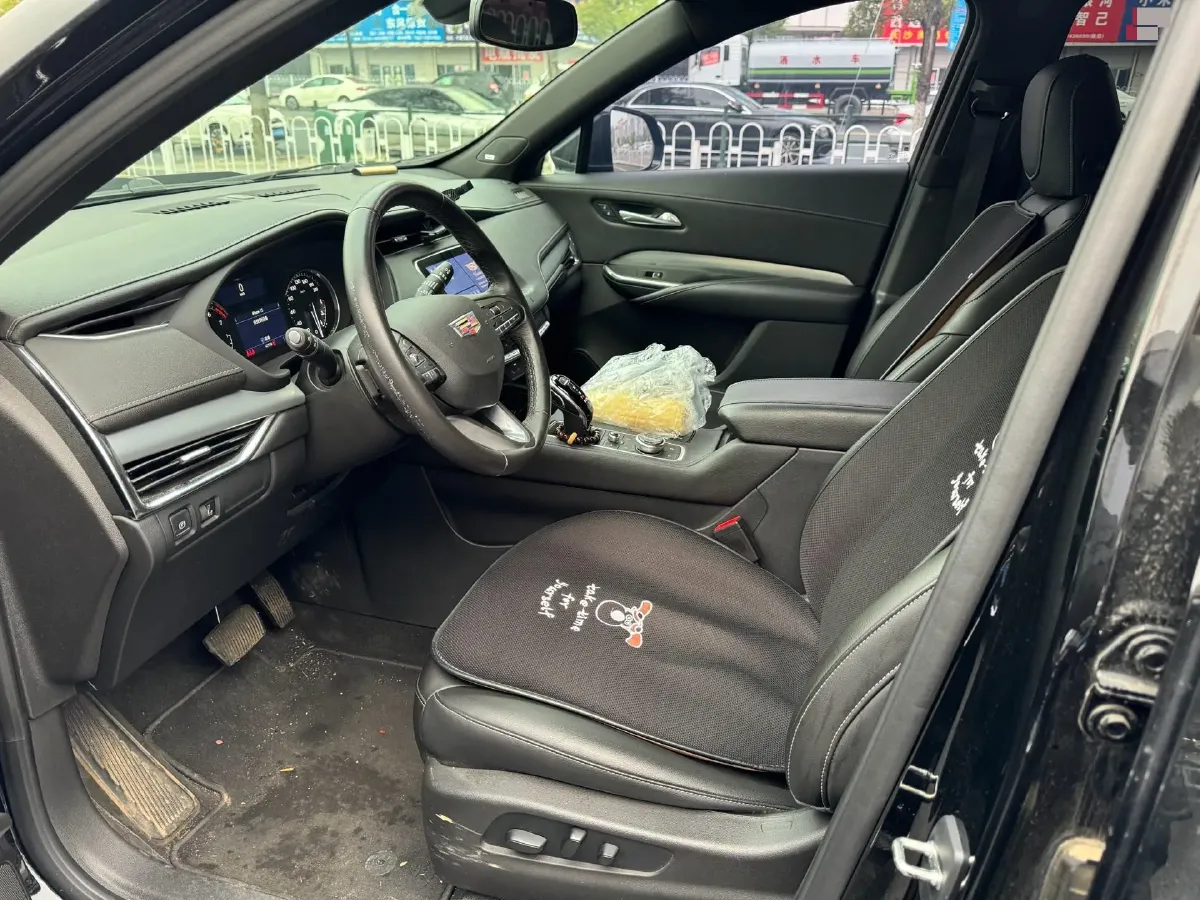 2021 Cadillac XT4 2.0T 237HP L4 9AT,autocango,china used car exporter,china ev exporter,chinese used car exporter,chinese used ev exporter