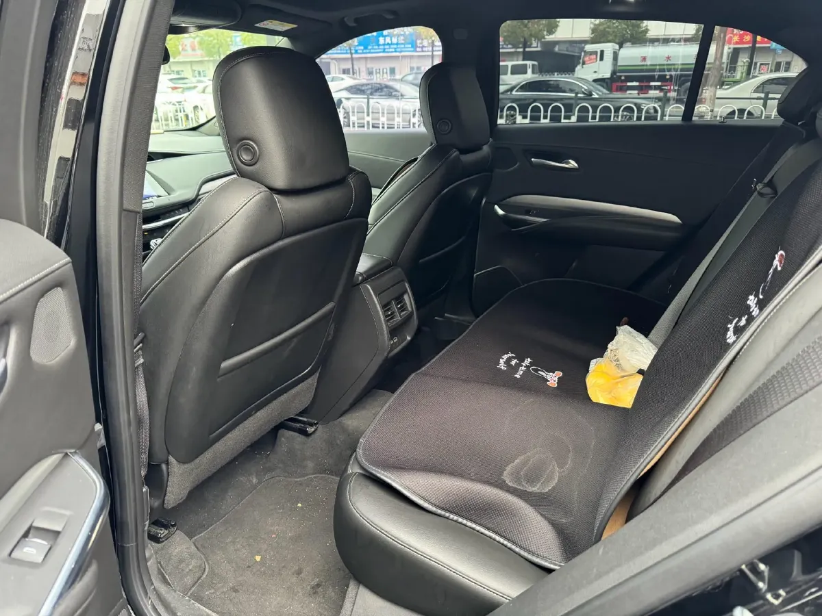 2021 Cadillac XT4 2.0T 237HP L4 9AT,autocango,china used car exporter,china ev exporter,chinese used car exporter,chinese used ev exporter