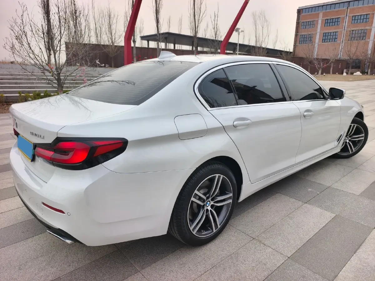 2022 BMW 5 Series 2.0T 252HP L4 8AT,autocango,china used car exporter,china ev exporter,chinese used car exporter,chinese used ev exporter