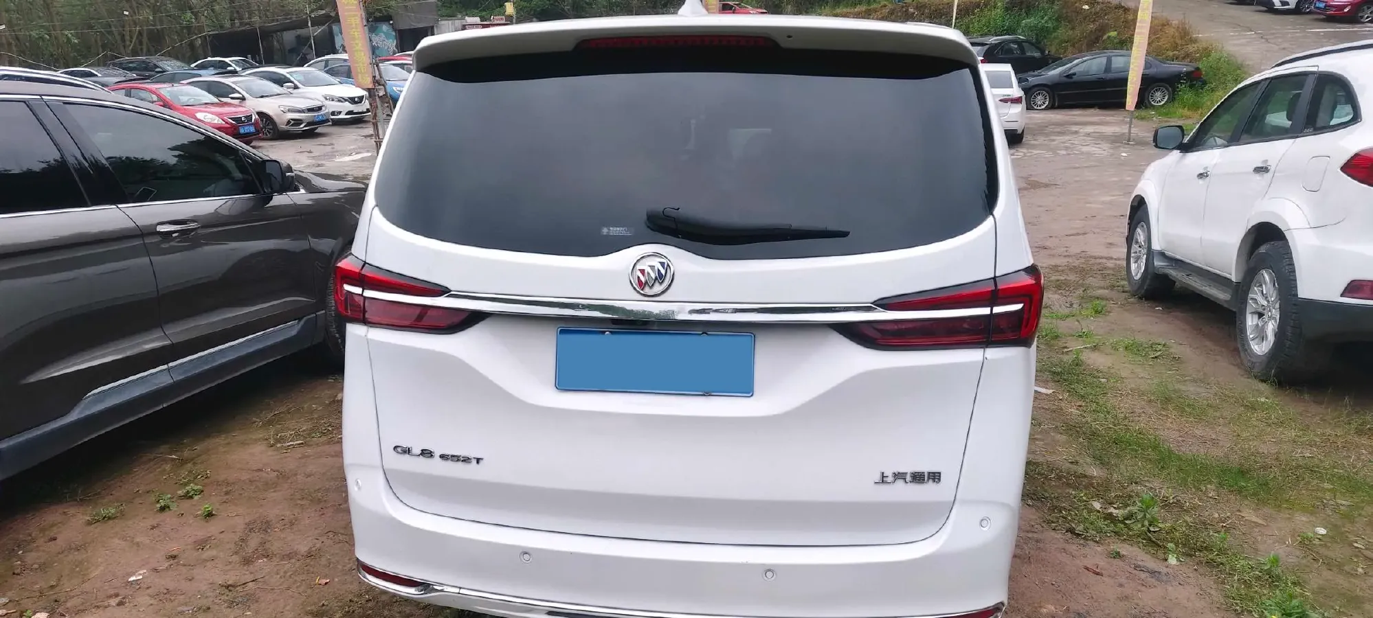 2022 Buick GL8 2.0T 237HP L4 9AT,autocango,china used car exporter,china ev exporter,chinese used car exporter,chinese used ev exporter