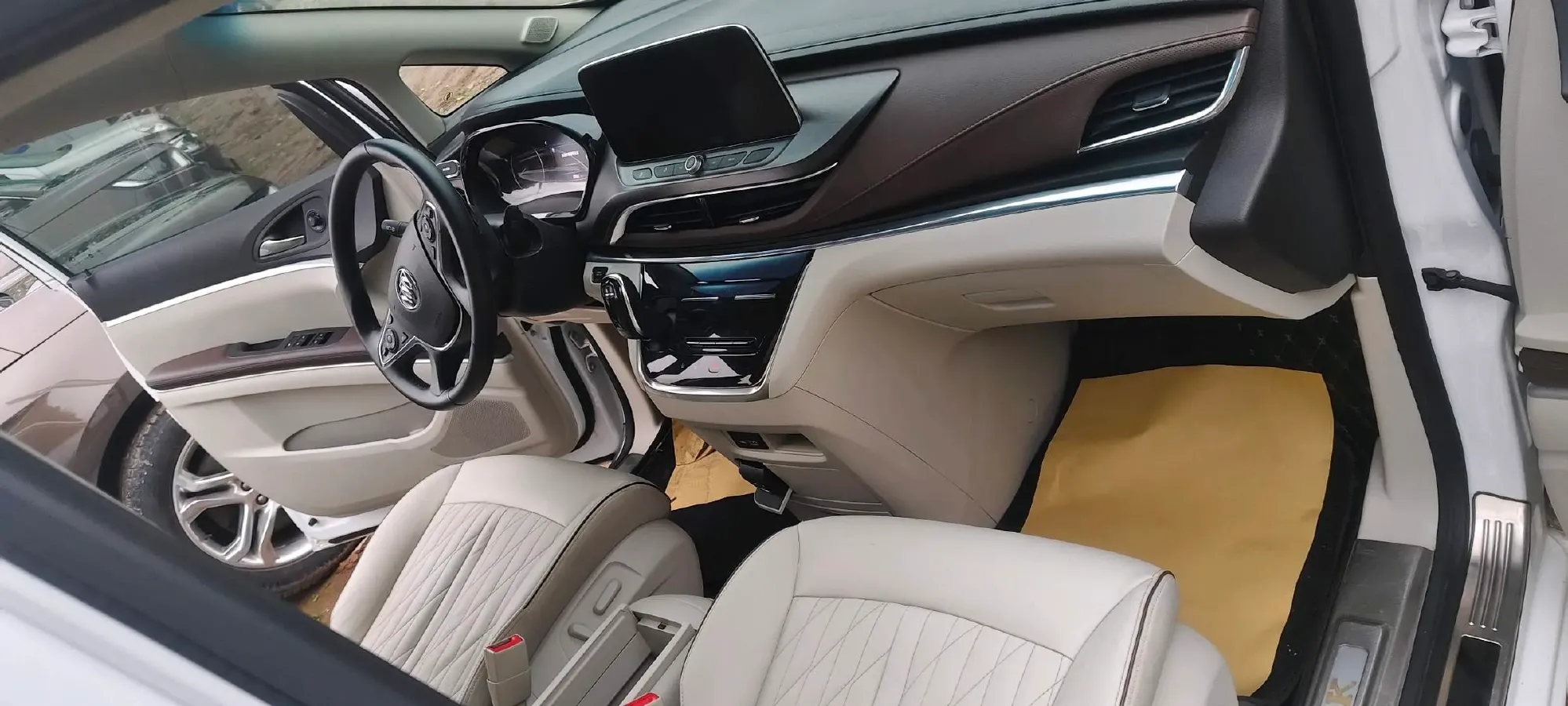 2022 Buick GL8 2.0T 237HP L4 9AT,autocango,china used car exporter,china ev exporter,chinese used car exporter,chinese used ev exporter