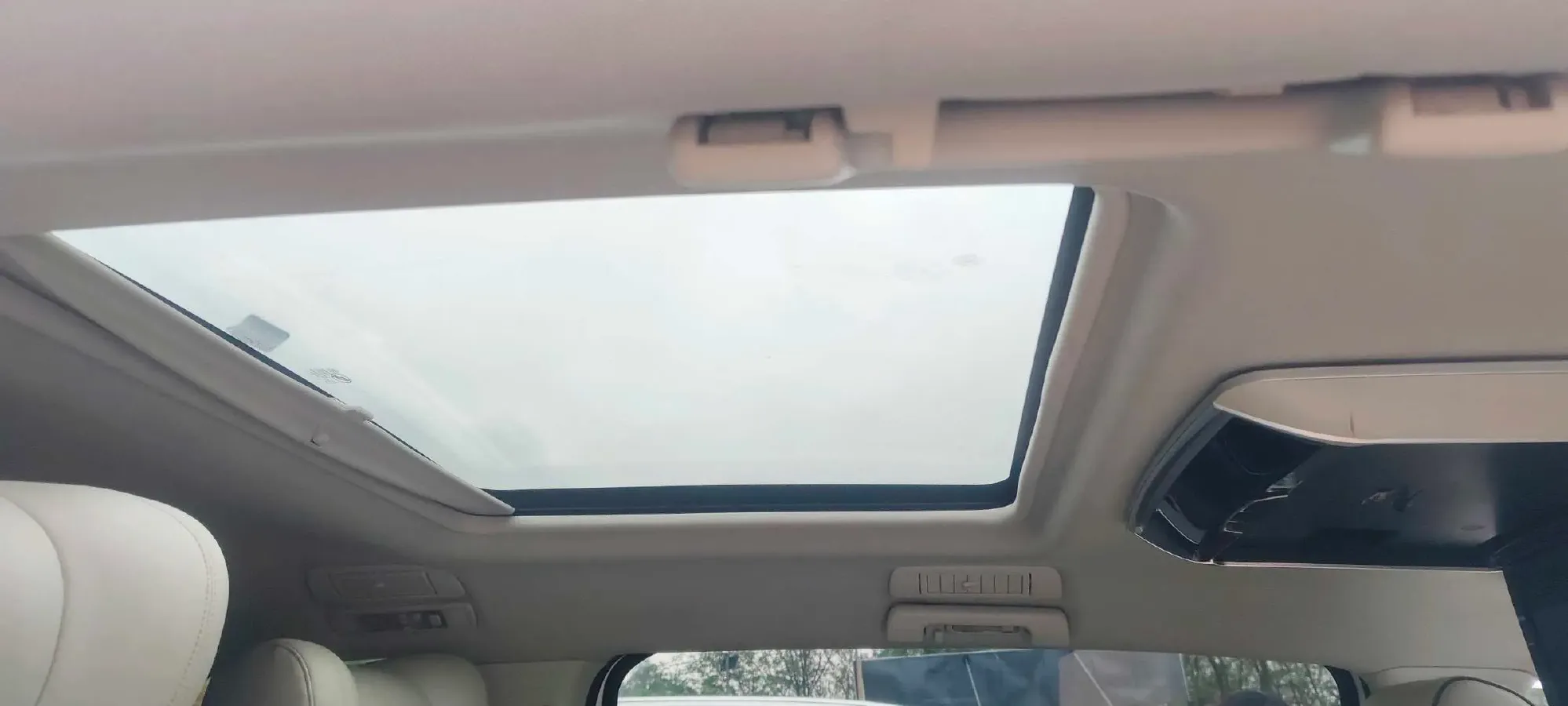 2022 Buick GL8 2.0T 237HP L4 9AT,autocango,china used car exporter,china ev exporter,chinese used car exporter,chinese used ev exporter