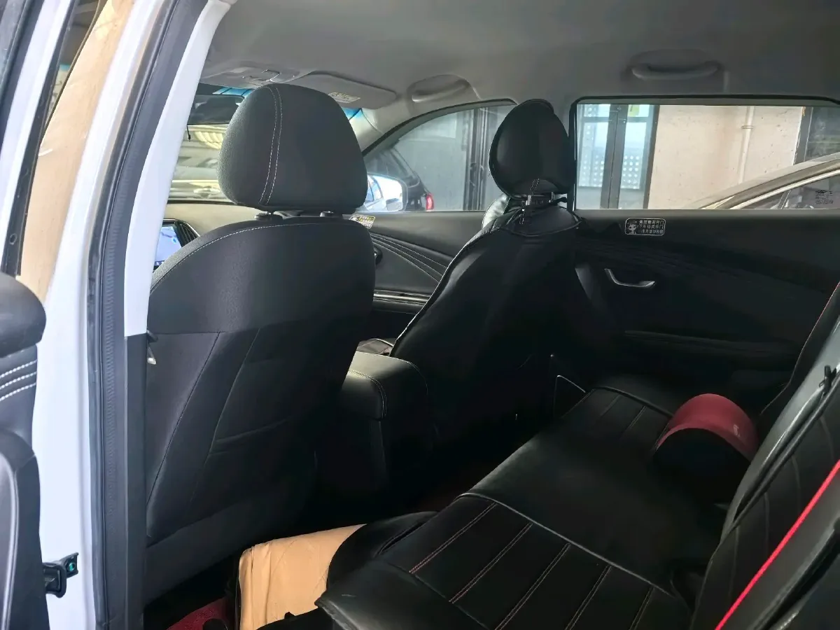 2022 Jetour X70M 1.5T 156HP L4 6MT,autocango,china used car exporter,china ev exporter,chinese used car exporter,chinese used ev exporter