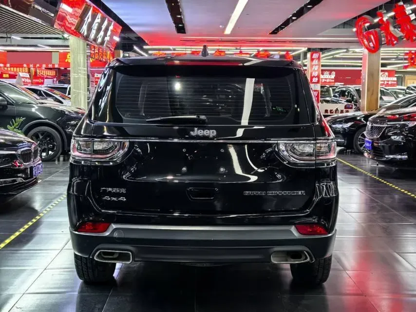 2018 Jeep Grand Commander 2.0T 265HP L4 9AT,autocango,china used car exporter,china ev exporter,chinese used car exporter,chinese used ev exporter