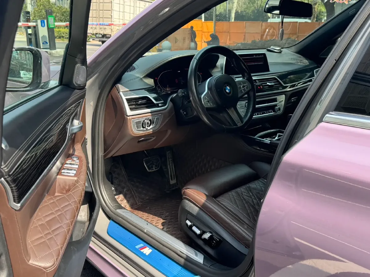 2021 BMW 7 Series 3.0T 340HP L6 8AT,autocango,china used car exporter,china ev exporter,chinese used car exporter,chinese used ev exporter