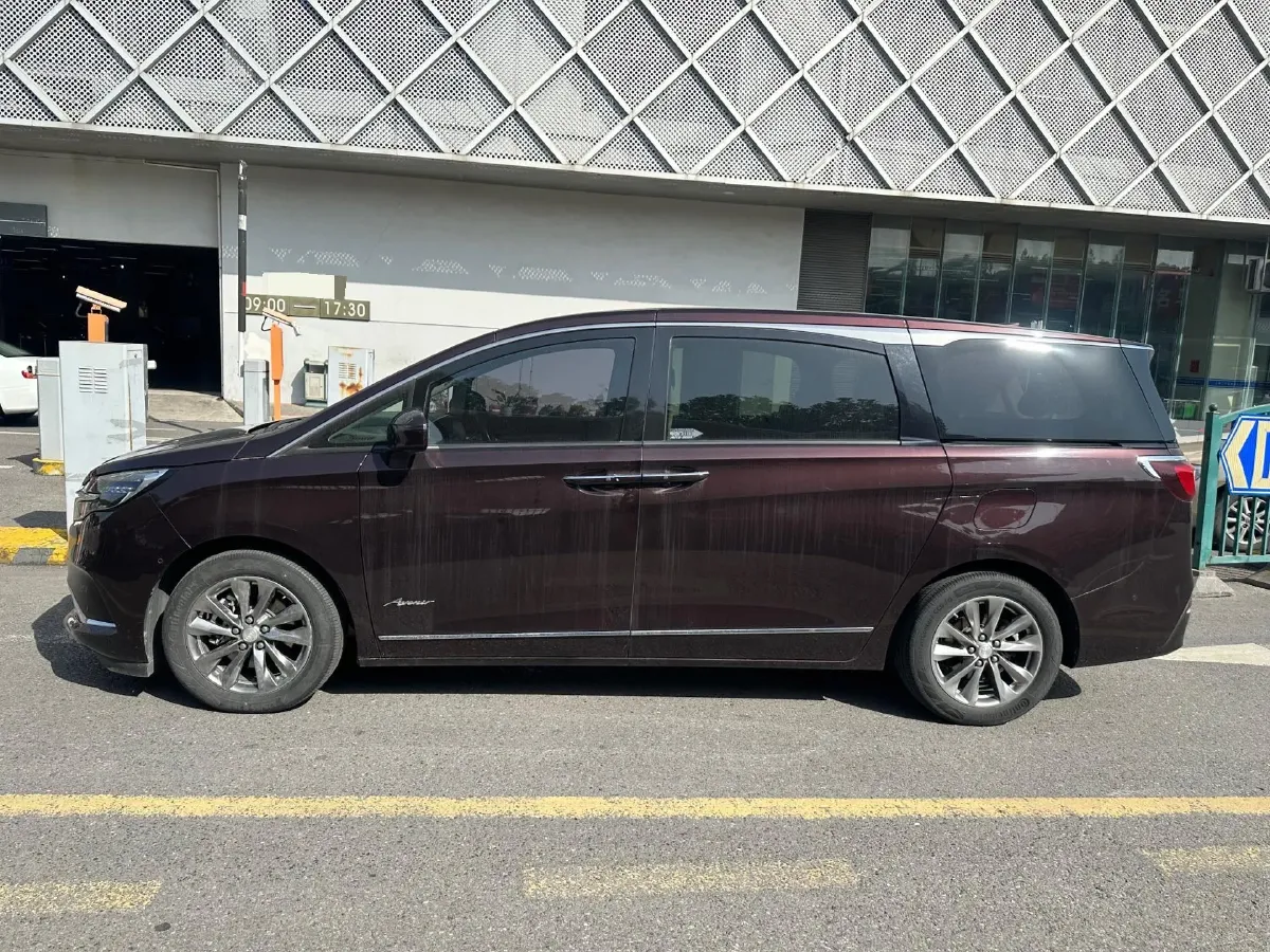 2022 Buick GL8 2.0T 237HP L4 9AT,autocango,china used car exporter,china ev exporter,chinese used car exporter,chinese used ev exporter