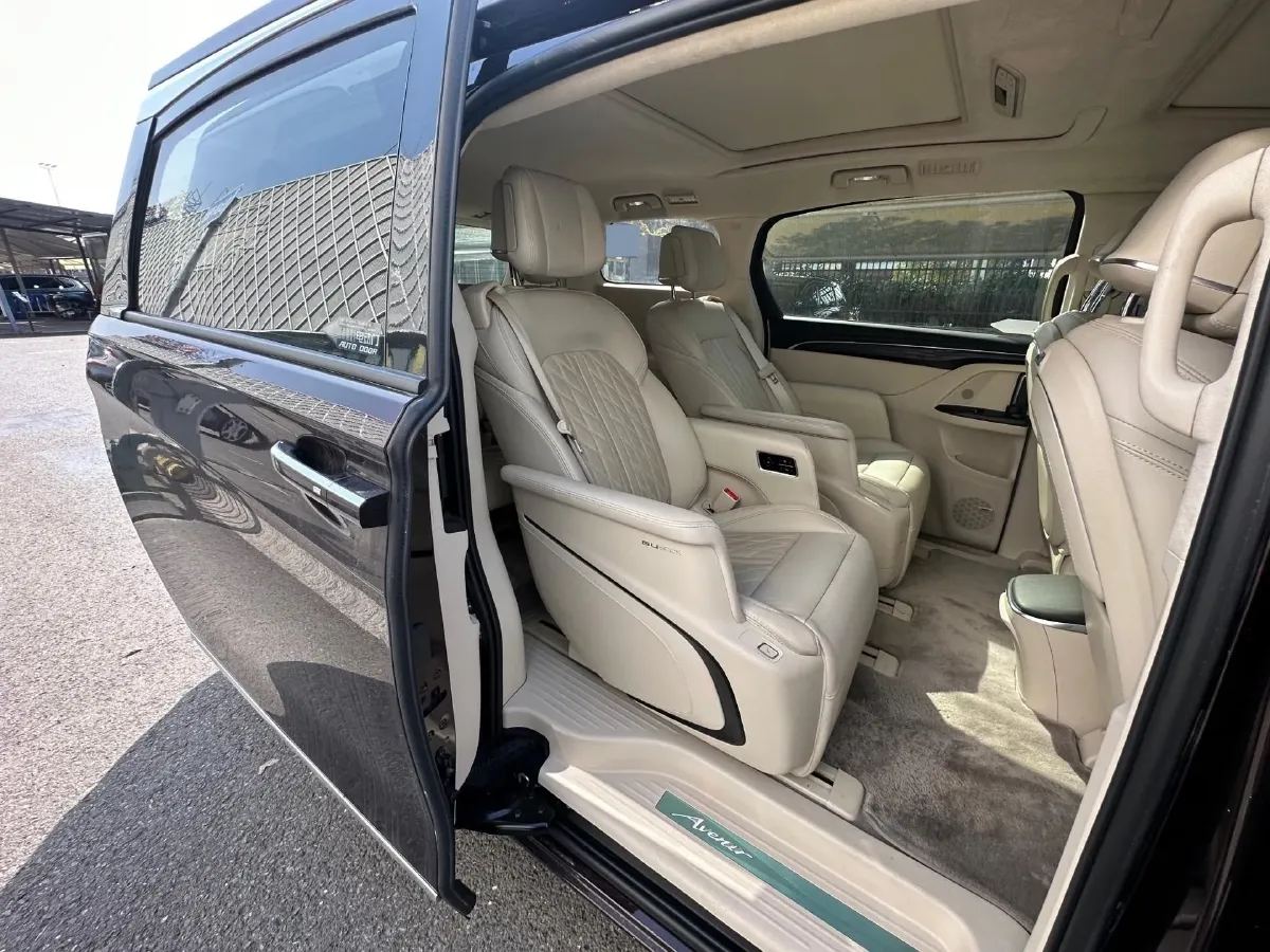 2022 Buick GL8 2.0T 237HP L4 9AT,autocango,china used car exporter,china ev exporter,chinese used car exporter,chinese used ev exporter