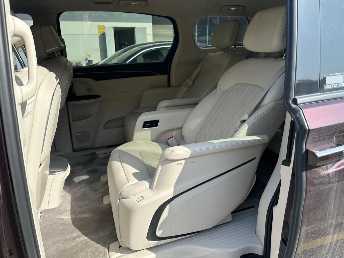 2022 Buick GL8 2.0T 237HP L4 9AT,autocango,china used car exporter,china ev exporter,chinese used car exporter,chinese used ev exporter