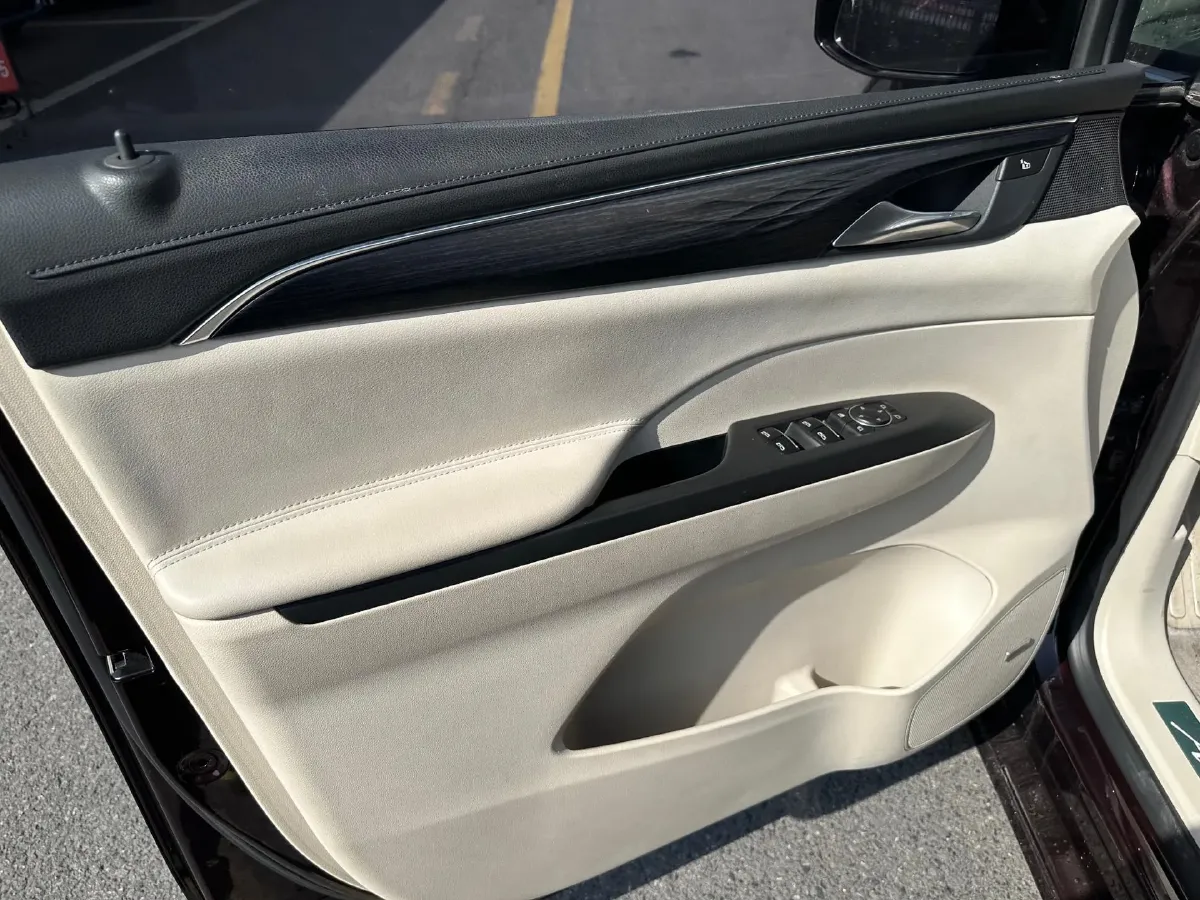 2022 Buick GL8 2.0T 237HP L4 9AT,autocango,china used car exporter,china ev exporter,chinese used car exporter,chinese used ev exporter