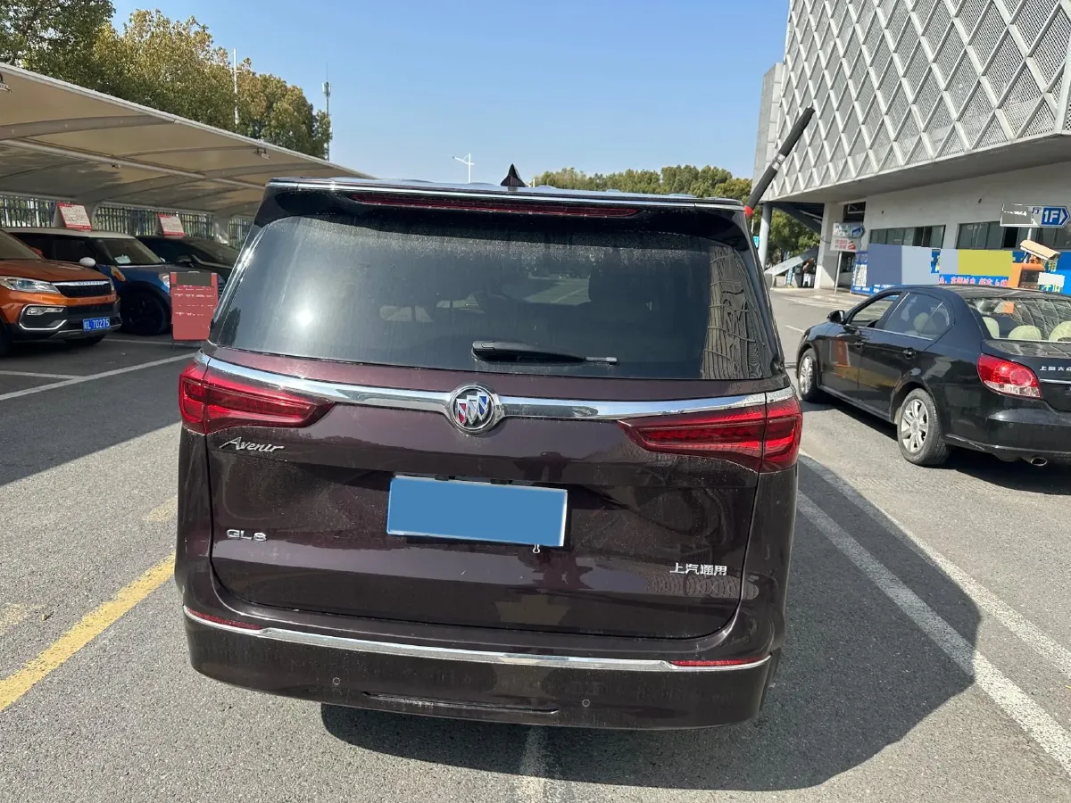2022 Buick GL8 2.0T 237HP L4 9AT,autocango,china used car exporter,china ev exporter,chinese used car exporter,chinese used ev exporter