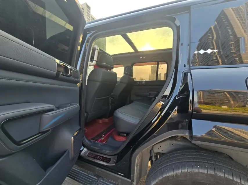 2025 FangChengBao Bao 5 1.5T 194HP L4 E-CVT PHEV,autocango,china used car exporter,china ev exporter,chinese used car exporter,chinese used ev exporter