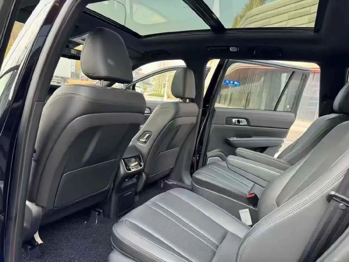 2021 Li ONE Range Extended 131HP REEV 40.5KWH,autocango,china used car exporter,china ev exporter,chinese used car exporter,chinese used ev exporter