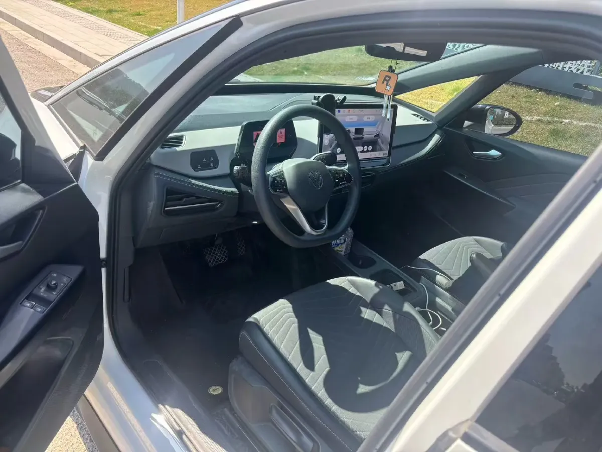 2025 Volkswagen ID.3 BEV 52.8KWH,autocango,china used car exporter,china ev exporter,chinese used car exporter,chinese used ev exporter