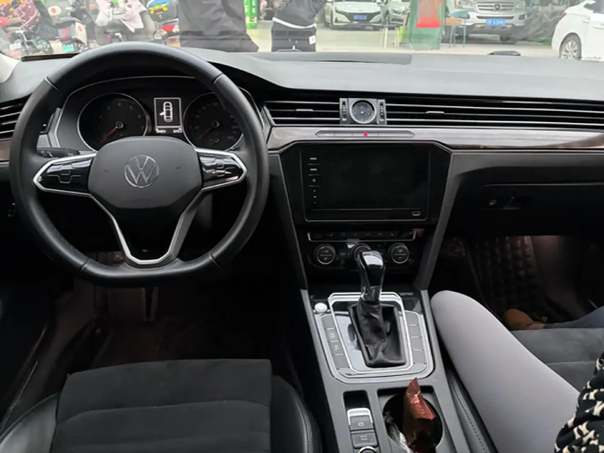 2018 Volkswagen Magotan 1.8T 180HP L4 7DCT,autocango,china used car exporter,china ev exporter,chinese used car exporter,chinese used ev exporter