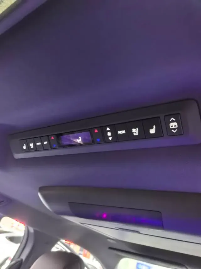 2023 Toyota Sienna 2.5L 189HP L4 E-CVT Hybrid,autocango,china used car exporter,china ev exporter,chinese used car exporter,chinese used ev exporter